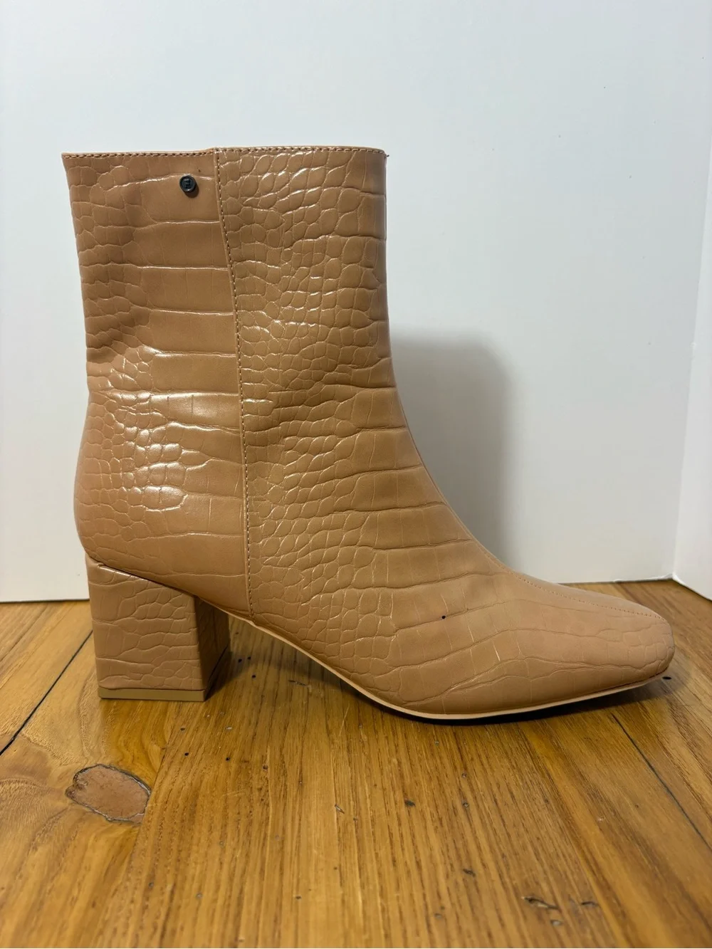 French Connection || Tan Crocodile Embossed Ankle Boots Block Heel Sz 9